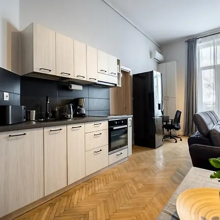 Sunny Large Flat - Amzei Square - Superb Balcony Apartment