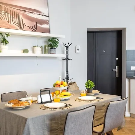 Sunny Large Flat - Amzei Square - Superb Balcony Bucharest