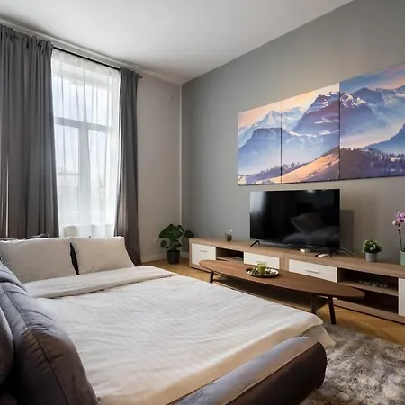 Sunny Large Flat - Amzei Square - Superb Balcony Apartment *
