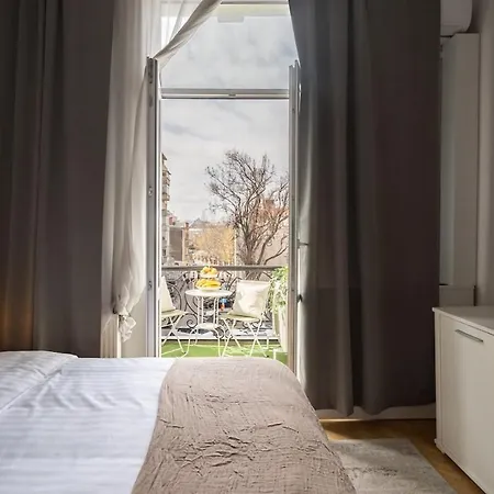 Apartment Sunny Large Flat - Amzei Square - Superb Balcony *