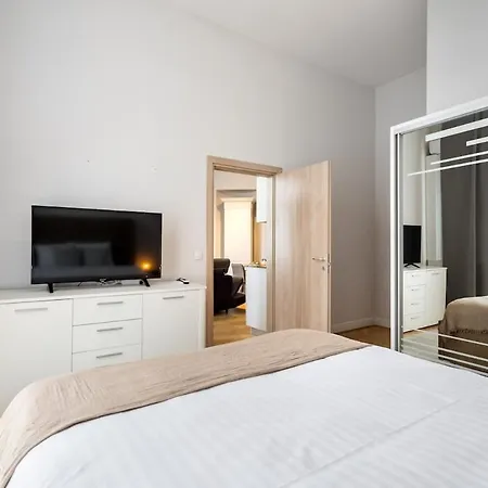 Sunny Large Flat - Amzei Square - Superb Balcony * Bucarest