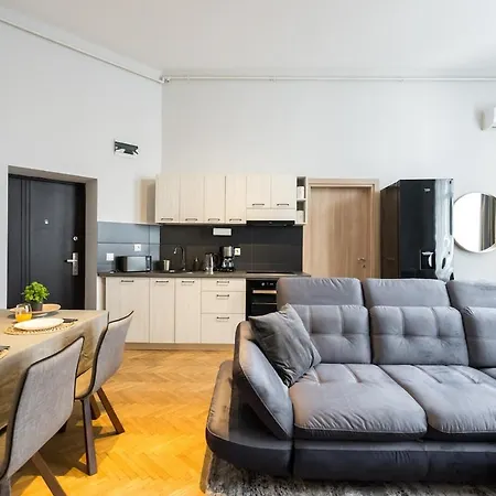 Sunny Large Flat - Amzei Square - Superb Balcony Bucharest