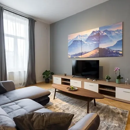 Sunny Large Flat - Amzei Square - Superb Balcony * Bucarest