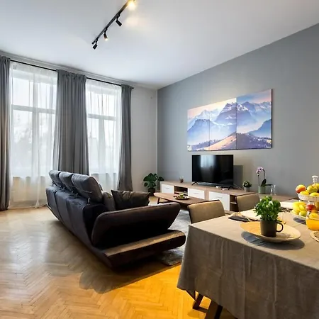 Sunny Large Flat - Amzei Square - Superb Balcony Bucharest