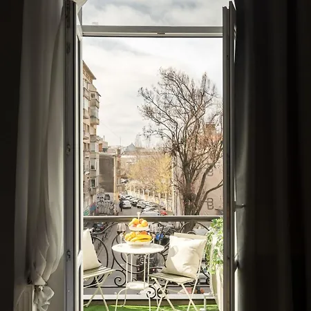 Sunny Large Flat - Amzei Square - Superb Balcony Бухарест