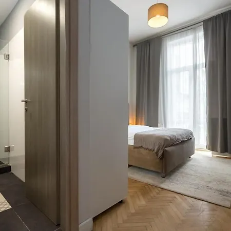 Апартаменти Sunny Large Flat - Amzei Square - Superb Balcony