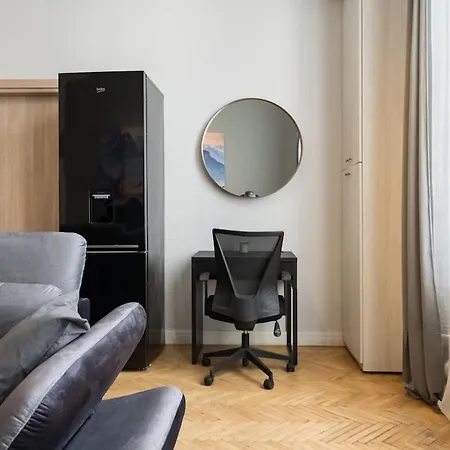 Апартаменти Sunny Large Flat - Amzei Square - Superb Balcony Бухарест