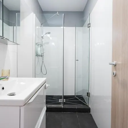 Апартаменти Sunny Large Flat - Amzei Square - Superb Balcony *
